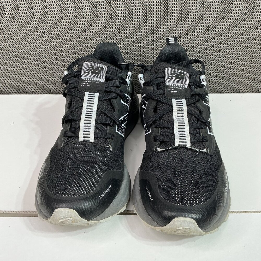 New Balance All Terrain Womens Trail Running Shoes Black/White Size 9.5 B - Picture 2 of 9